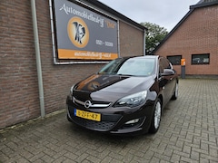 Opel Astra - 1.4 Turbo Business +