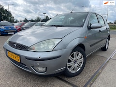 Ford Focus - 1.6-16V Futura