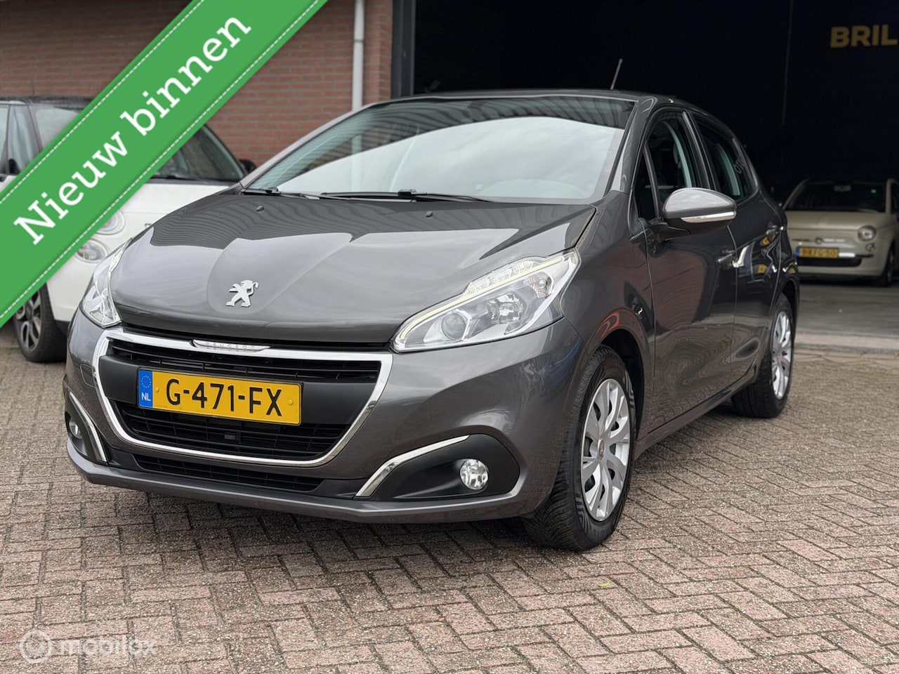 Peugeot 208 - 1.2 PureTech Blue Lease Active 2e EIG.|BLEUTOOTH|PDC!! - AutoWereld.nl