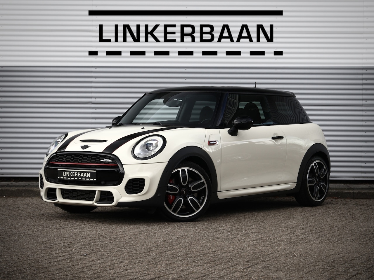 MINI John Cooper Works - 2.0 JCW 231pk | Chili | Panodak | Black Pack | ACC | Sportuitlaa - AutoWereld.nl