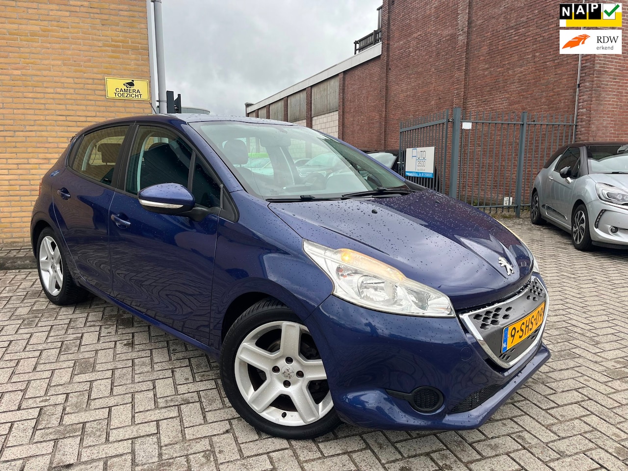 Peugeot 208 - 1.4 e-HDi Active|Automaat|Airco|Cruise| - AutoWereld.nl