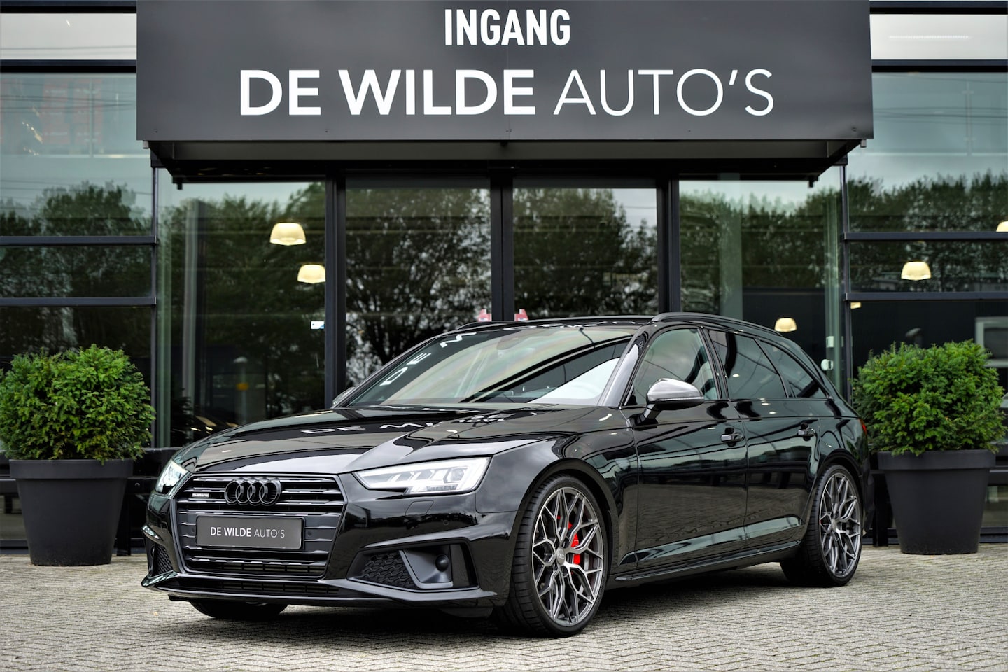 Audi A4 Avant - 45 TFSI quattro S-line 245pk B&O Trekhaak Head-up Standkachel Keyless Carbon ACC - AutoWereld.nl