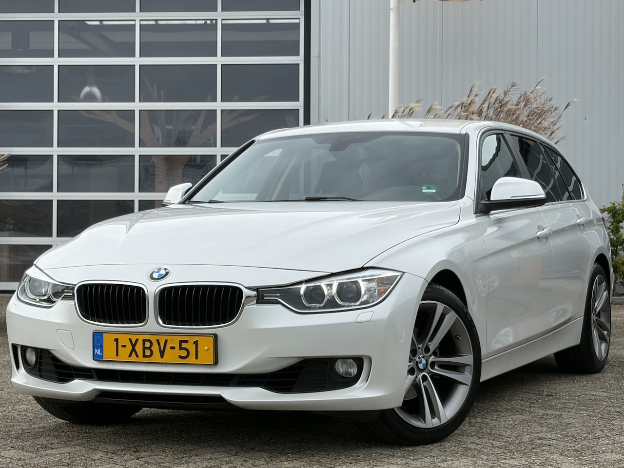 BMW 3-serie Touring - 320i Executive 184pk | Automaat | Bi-xenon koplampen | Cruise control | Elektrisch bedienb - AutoWereld.nl