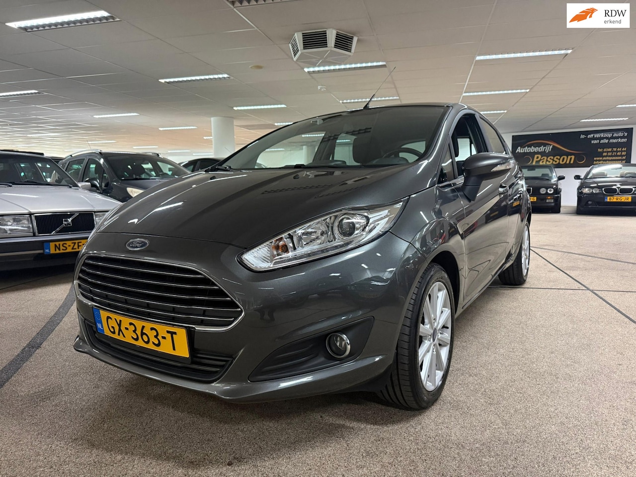 Ford Fiesta - 1.0 Titanium zeer netjes en 100000km Nap! Nieuwe Apk! - AutoWereld.nl