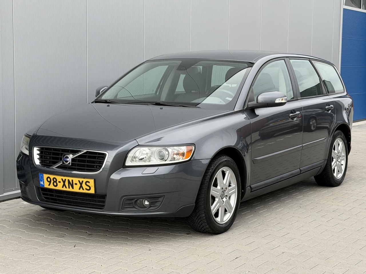 Volvo V50 - 1.8 Kinetic - Facelift - Trekhaak - PDC - Cruise - AutoWereld.nl