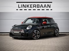 MINI John Cooper Works - 2.0 231pk | Facelift | Alle opties | Panodak | H&K | Black Pack