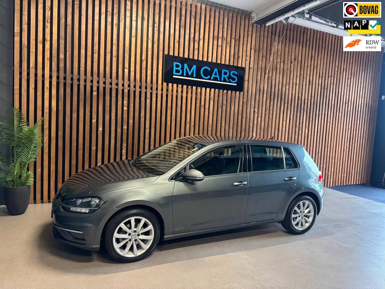 Volkswagen Golf - 1.0 TSI Highline AUTOMAAT,Digital dashboard,Navi - AutoWereld.nl