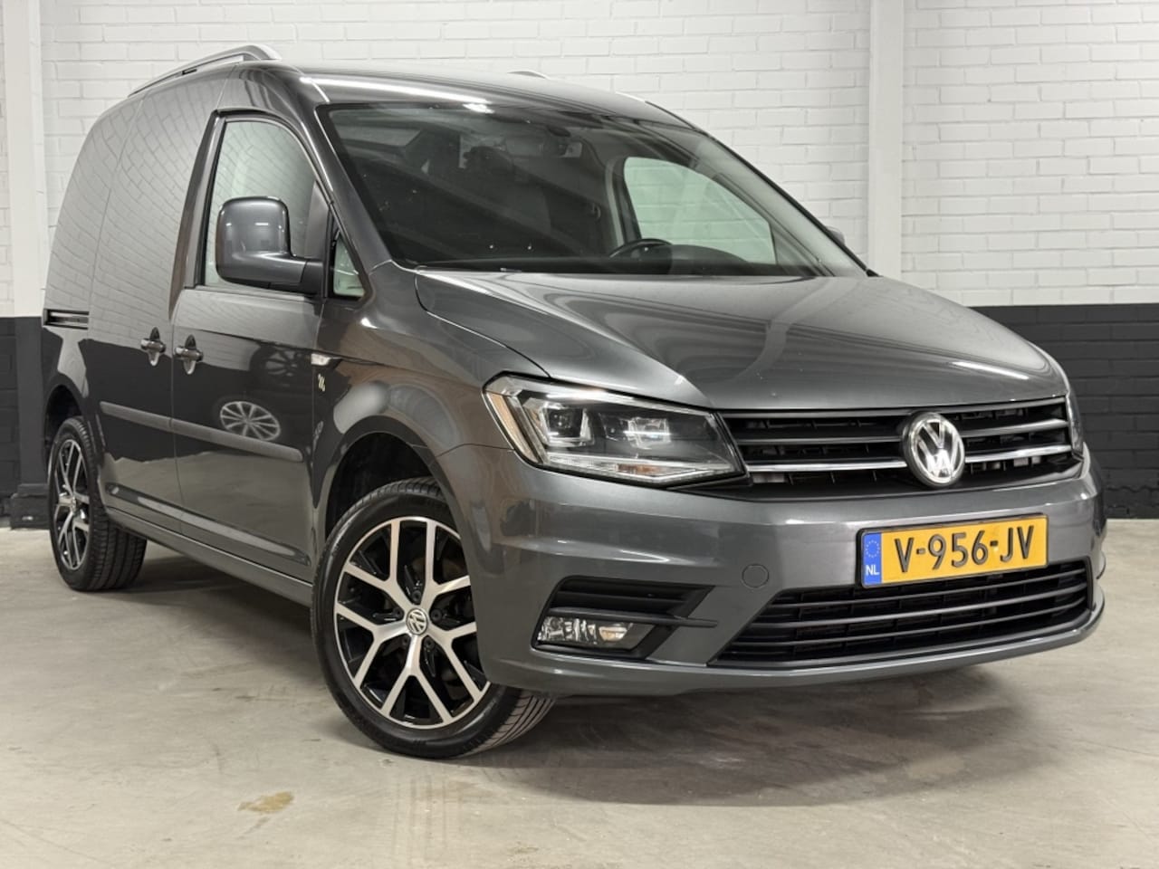 Volkswagen Caddy - 2.0 TDI L1H1 Excl Ed! Leer/PDC/Trekhaak - AutoWereld.nl