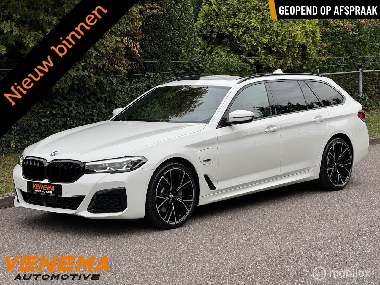 BMW 5-serie Touring - 530e Business Edition Plus Sensatec 530e Business Edition Plus Sensatec - AutoWereld.nl