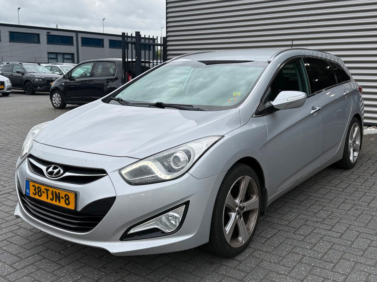 Hyundai i40 Wagon - 1.7 CRDi Blue Business Edition 1.7 CRDi Blue Business Edition - AutoWereld.nl