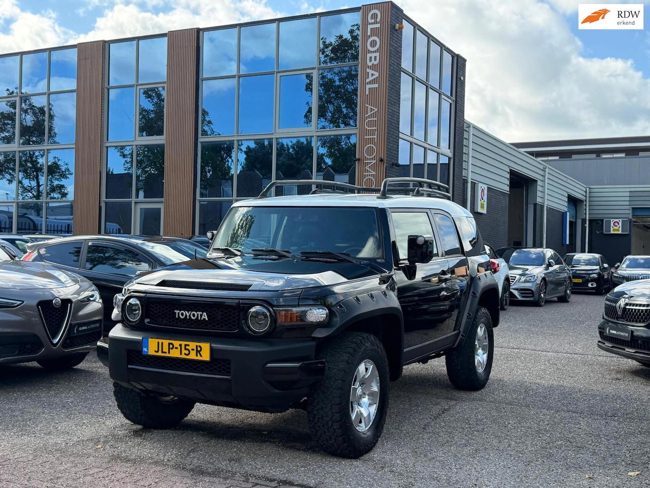 Toyota FJ Cruiser - 4.0 V6 VVT-I - LEER - NAVI - AutoWereld.nl