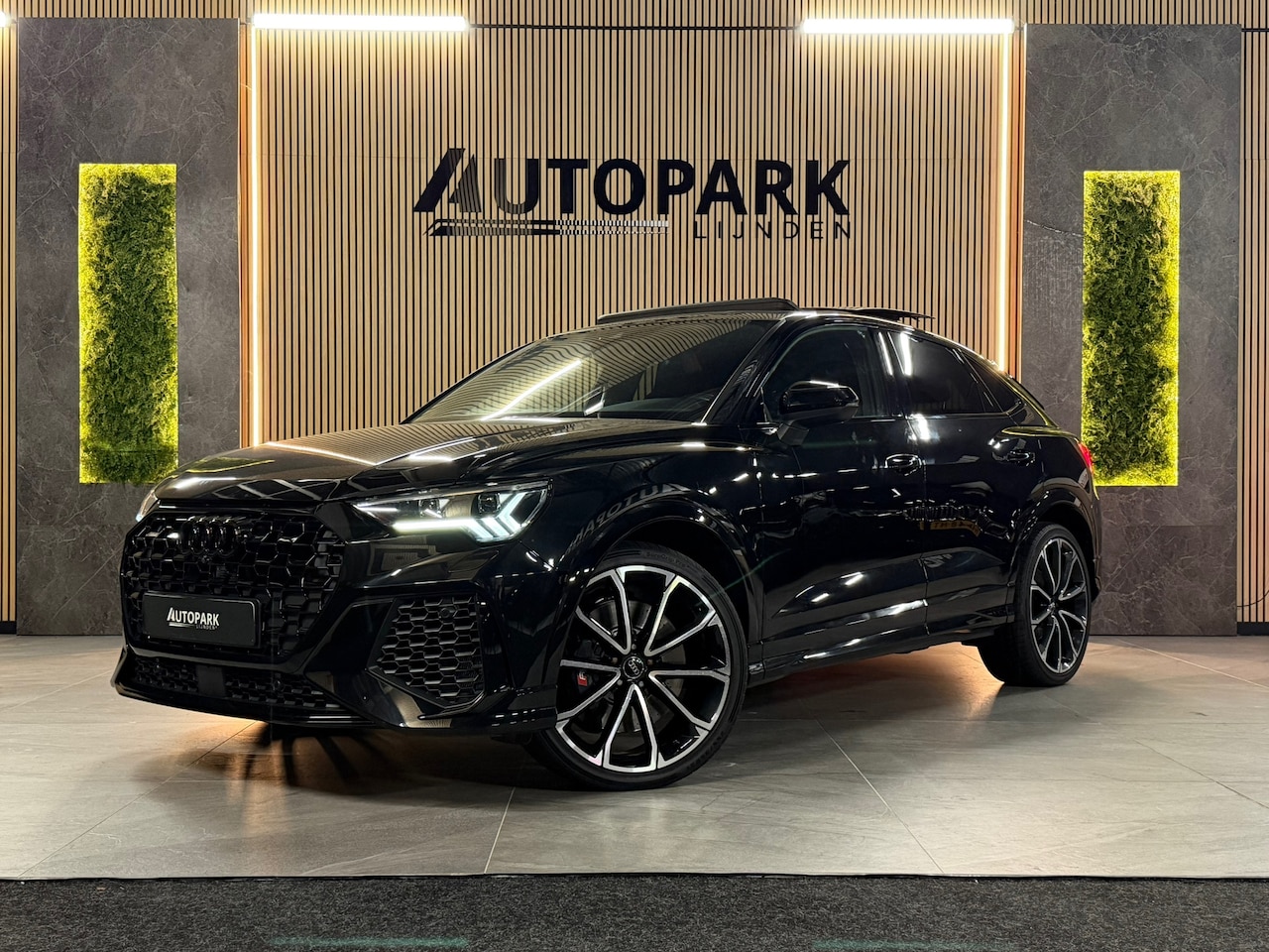 Audi RSQ3 Sportback - TFSI |PANO|MATRIXLED|BANG&OLUFSEN|KEYLESS|CAMERA|DEALER ONDERHOUDEN|TREKHAAK|21INCH|SFEERV - AutoWereld.nl