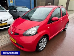 Toyota Aygo - 1.0-12V + met 92.172km NAP - Dealer onderhouden Auto heeft 1.000km geleden nog onderhoud g