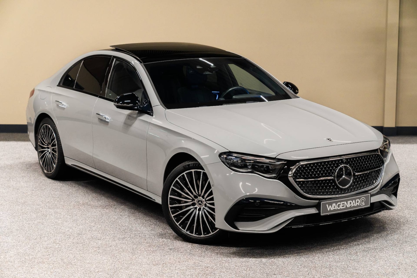 Mercedes-Benz E-klasse - 300 e 4MATIC AMG*4W-STURING*LUCHTVERING*SCREEN *PANO*T.HAAK - AutoWereld.nl