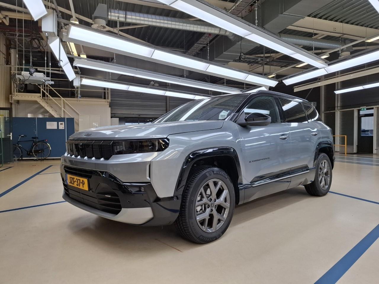 Jeep Compass - 1.2 e-Hybrid Summit | Tot 8 Jaar Garantie | Panoramadak | Elektrische Stoelverstelling | E - AutoWereld.nl