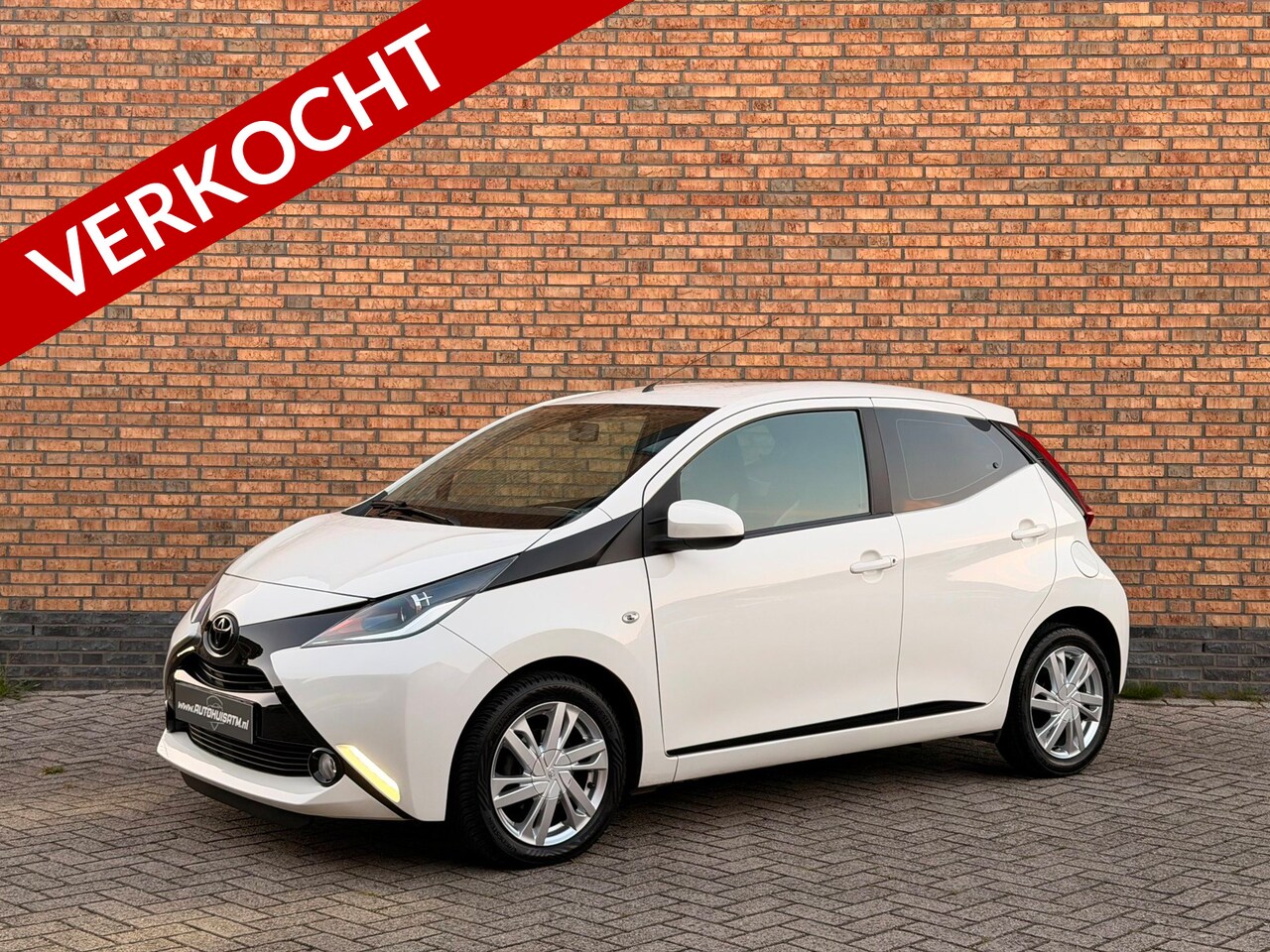 Toyota Aygo - 1.0 VVT-i x Airco Camera Led Bluetooth - AutoWereld.nl