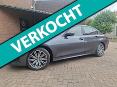 BMW 3-serie - 320i Executive Edition 184PK Sport-Line Navigatie / Bluetooth / Cruise Controle / Parkeer