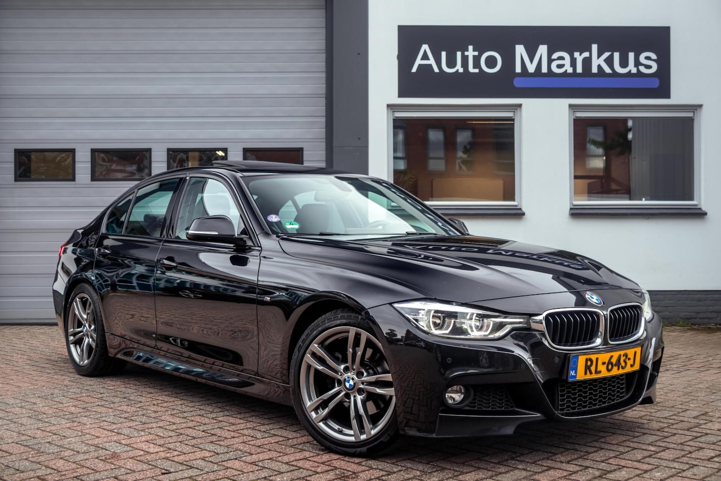 BMW 3-serie - 320i M-Sport|Pano|Flippers|Camera|Leder|Shadow Line|DAB - AutoWereld.nl