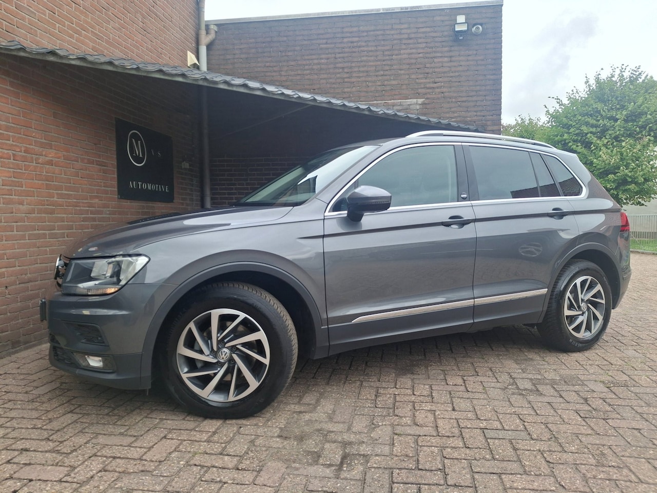 Volkswagen Tiguan - 1.4 TSI ACT DSG Comfortline Carplay / Digitale Cockpit / Navigatie / Cruise Controle / Sto - AutoWereld.nl