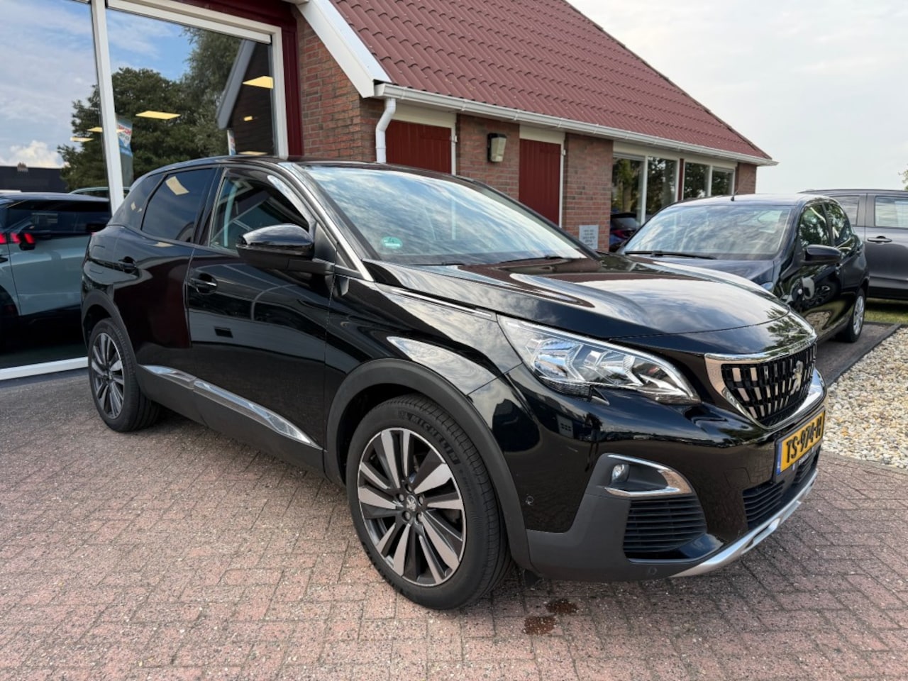 Peugeot 3008 - 1.2 PURETECH BL Premium Orig. NL/Camera/Cruise Control/Navigatie - AutoWereld.nl