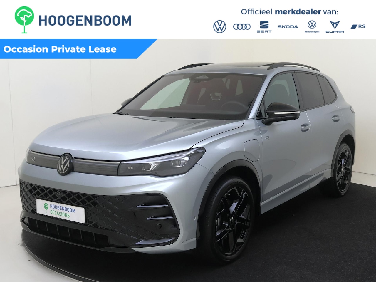Volkswagen Tiguan - 1.5 eHybrid R-Line Edition | SoH 100% | Panoramadak | Trekhaak | Head-up display | Black s - AutoWereld.nl