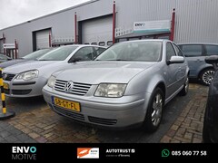 Volkswagen Bora - 2.0 Highline Cruise/Bluetooth/Trekhaak/LMV