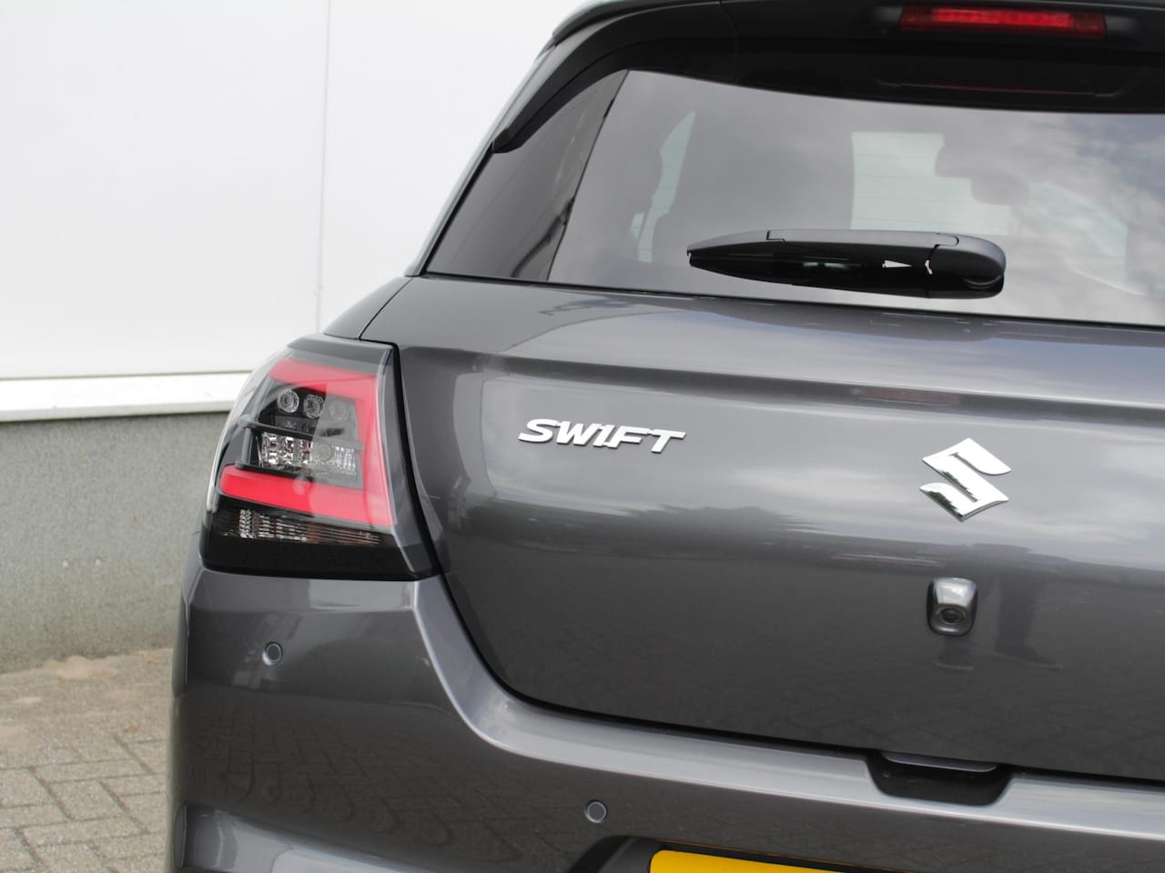 Suzuki Swift - 1.2 Style Smart Hybrid | € 2200,- DEALERKORTING! | Alle kleuren leverbaar! - AutoWereld.nl