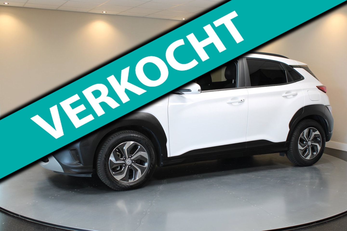 Hyundai Kona - 1.6 GDI HEV *Dealer OH* Trekhaak|Carplay|Camera|Cruise|All-seasons - AutoWereld.nl