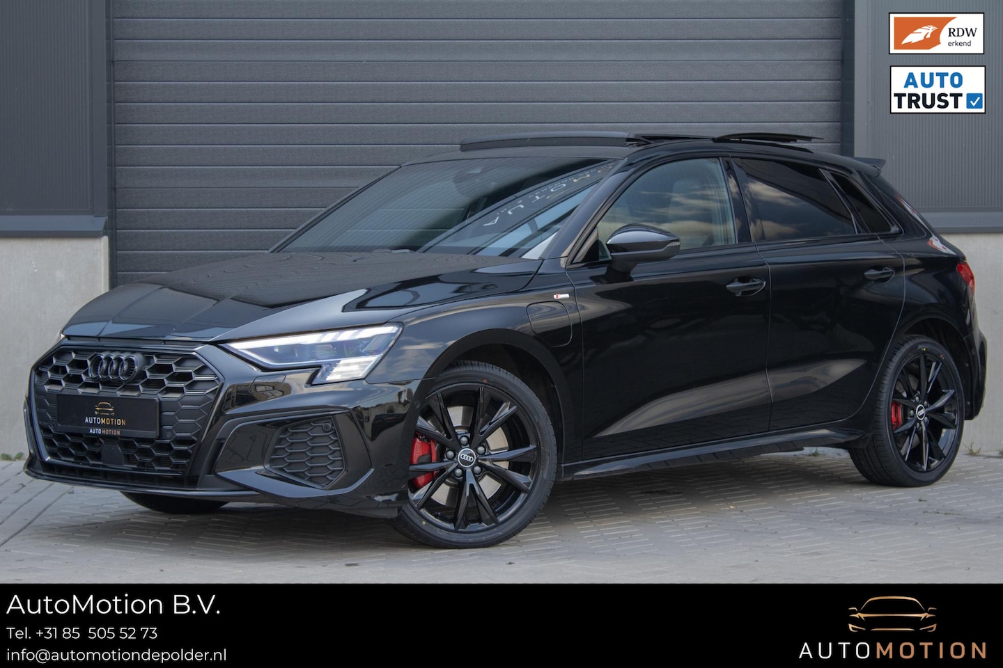 Audi A3 Sportback - 45 TFSIe Sline Competition PANO MATRIX MAXTON KEYLESS - AutoWereld.nl