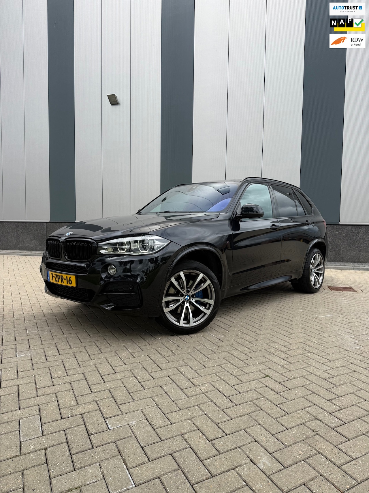 BMW X5 - XDrive35i High Executive M-Pakket | 20" Lichtmetaal - AutoWereld.nl