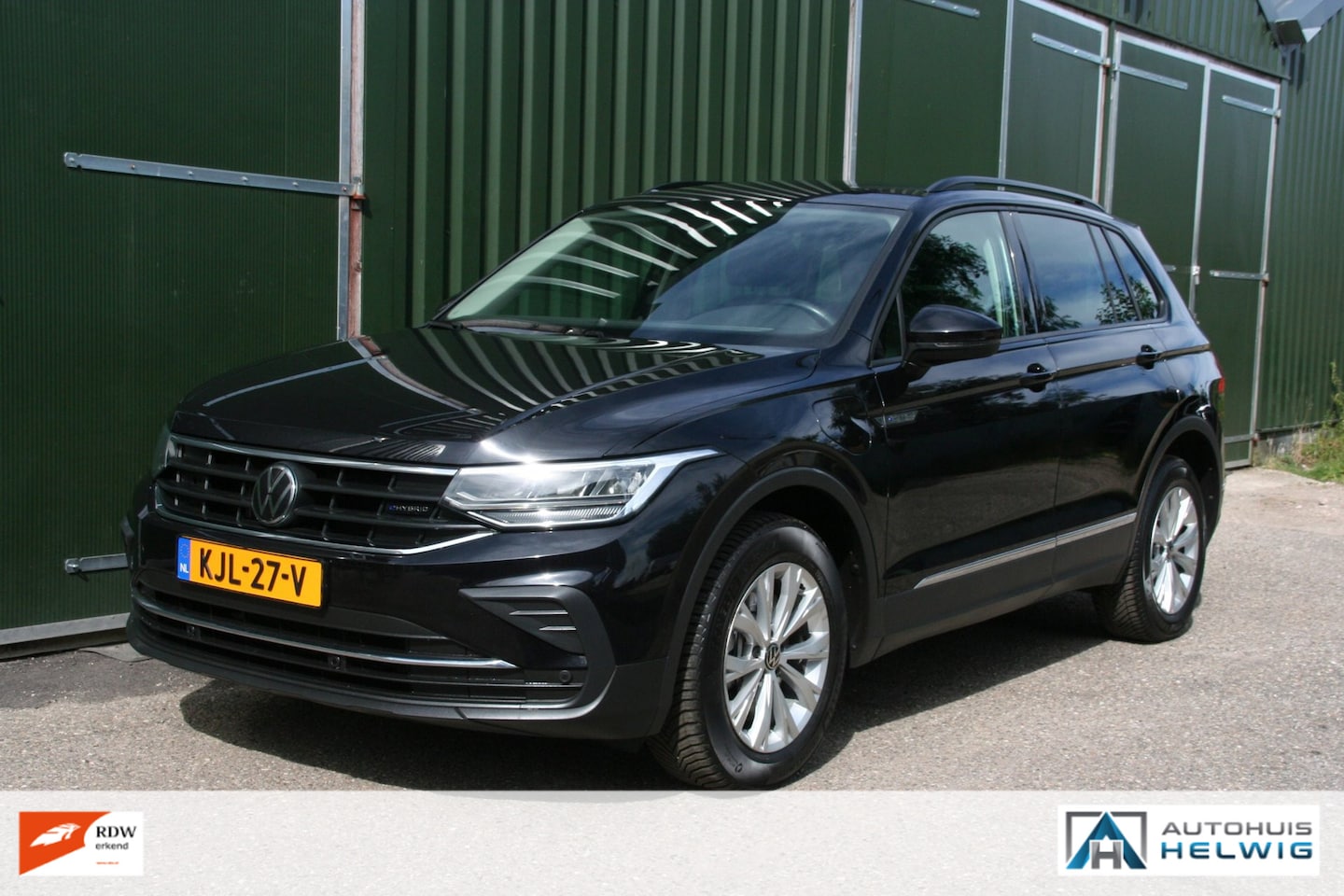 Volkswagen Tiguan - 1.4 TSI eHybrid R-Line Business 1.4 TSI eHybrid R-Line Business, SOH 98% NAVIGATIE, ASSIST, CAMERA, CLIMA - AutoWereld.nl