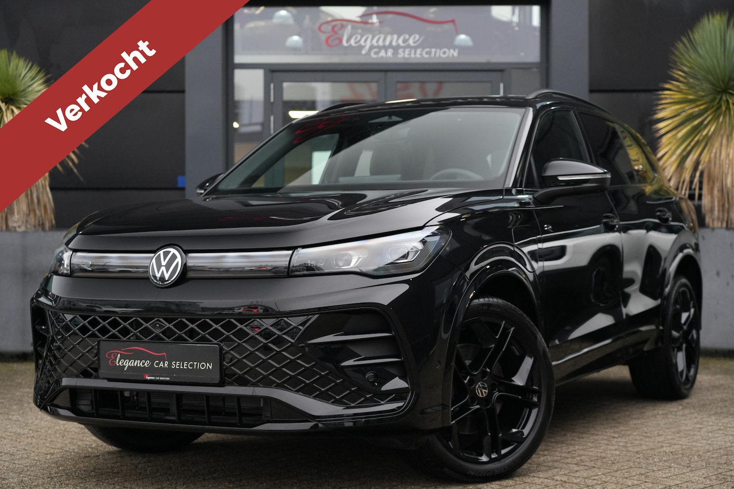 Volkswagen Tiguan - R-Line | 272 PK | Panoramadak | Matrix LED | Head-up display | Trekhaak | Volkswagen Tigua - AutoWereld.nl