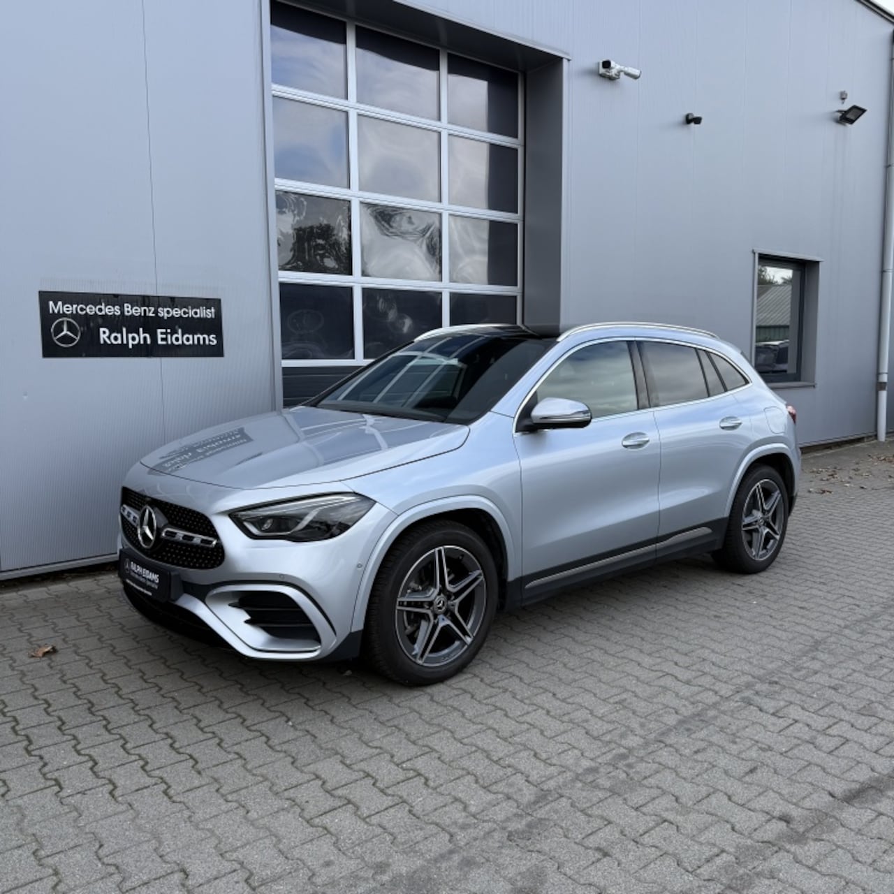 Mercedes-Benz GLA-Klasse - *AMG, Pano, Keyless* 180 Bns Sol AMG - AutoWereld.nl