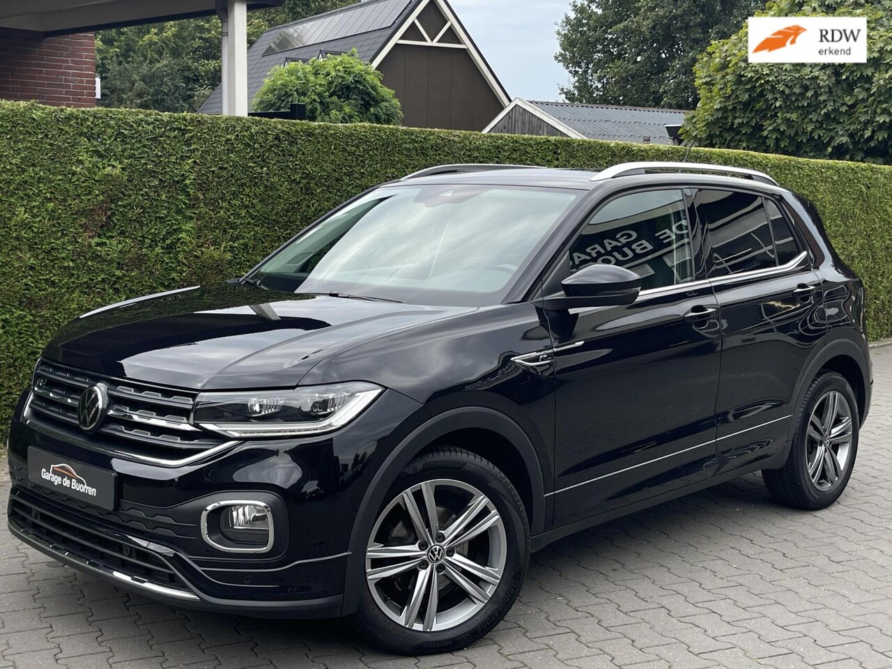 Volkswagen T-Cross - 1.0 TSI Automaat R-Line | KEYLESS ENTRY/START | ADAPTIEVE CRUISE CONTROL | ACHTERUITRIJCAM - AutoWereld.nl