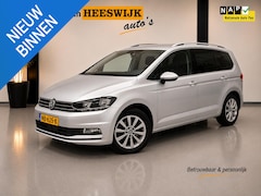 Volkswagen Touran - 1.4 TSI Connected Series Pdc | Lmv | Panoramadak | Trekhaak | Keyless