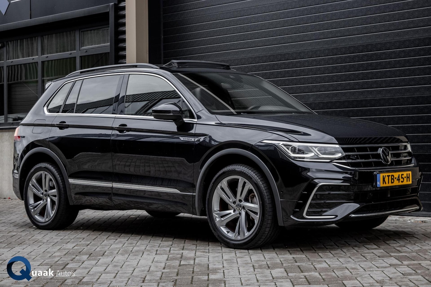 Volkswagen Tiguan - 1.4 TSI eHybrid R-Line | PANO | IQ-LIGHT | ADAPTIVE | 245PK - AutoWereld.nl
