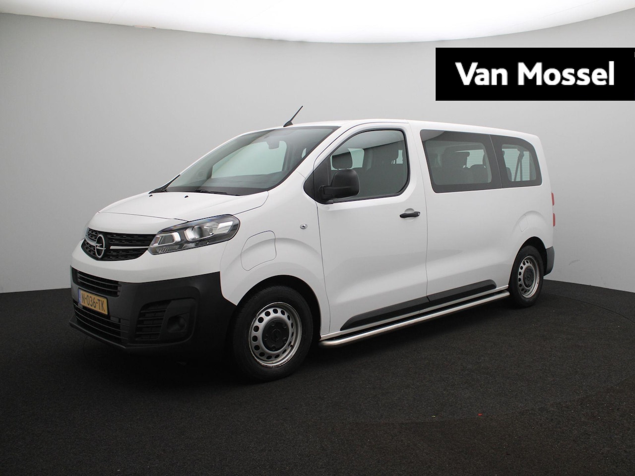 Opel Vivaro-e Combi - L2H1 75 kWh - AutoWereld.nl