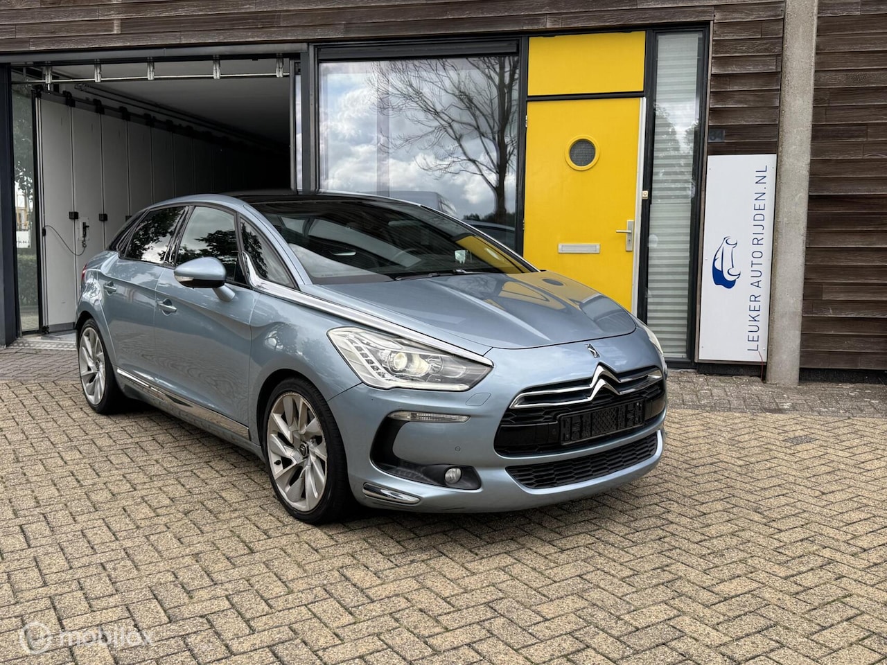 Citroën DS5 - 1.6 SPORT CHIC|1e EIG.|HU-DISPLAY|NAP|VOL OPTIE - AutoWereld.nl