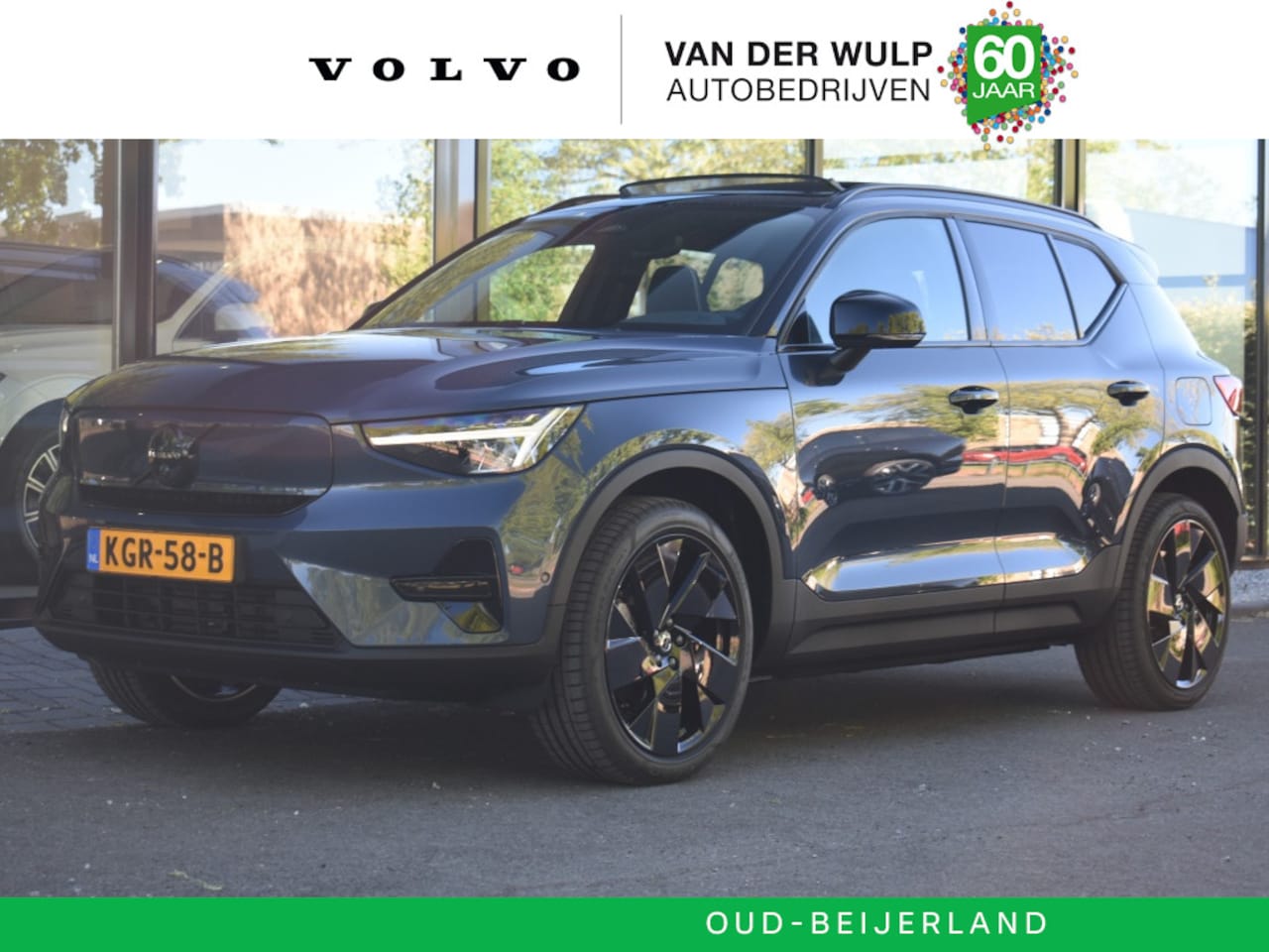 Volvo EX40 - Extended Range Ultra Black Edition 252pk/82kWh | Getint Glas - AutoWereld.nl
