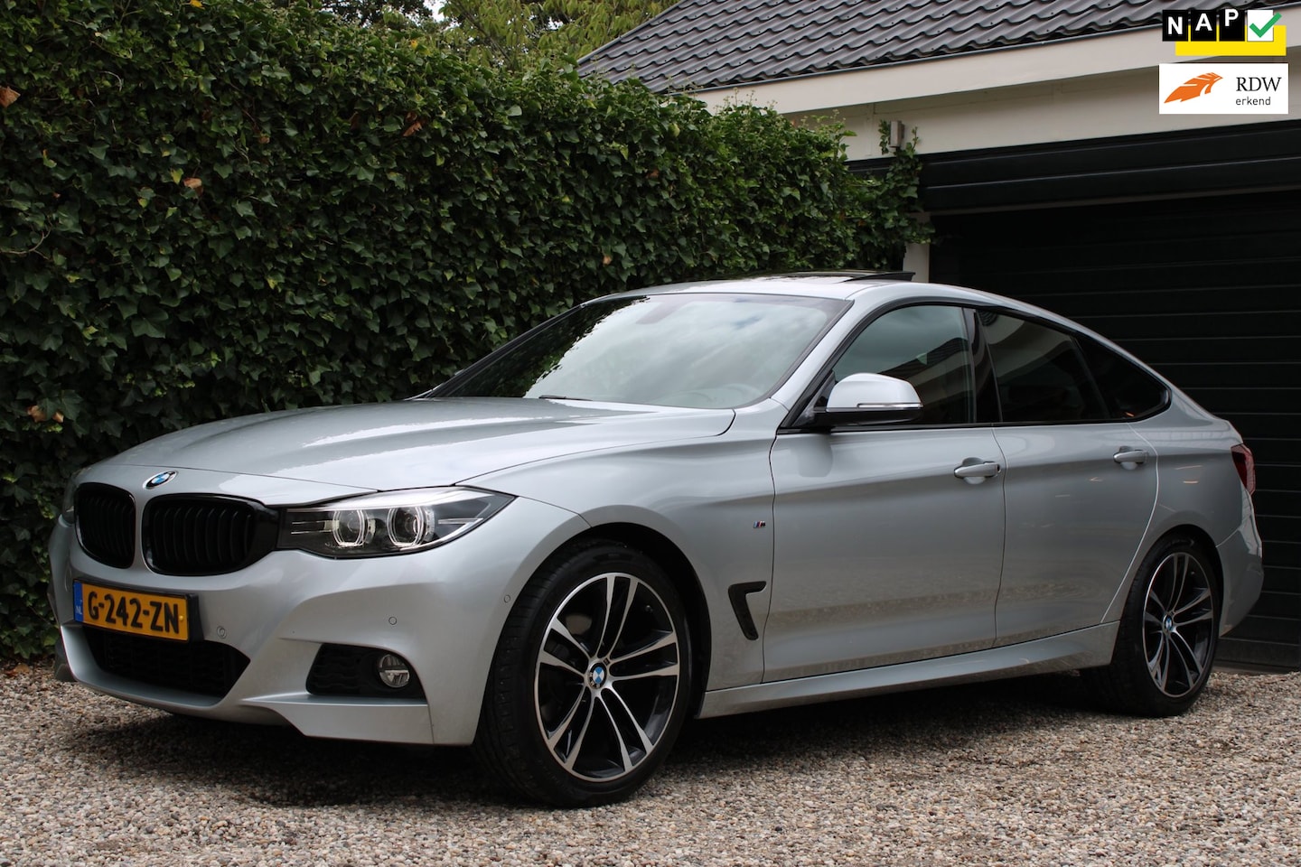 BMW 3-serie Gran Turismo - 320i High Executive Edition | M-Pakket | Carplay | Panodak | Sfeer - AutoWereld.nl