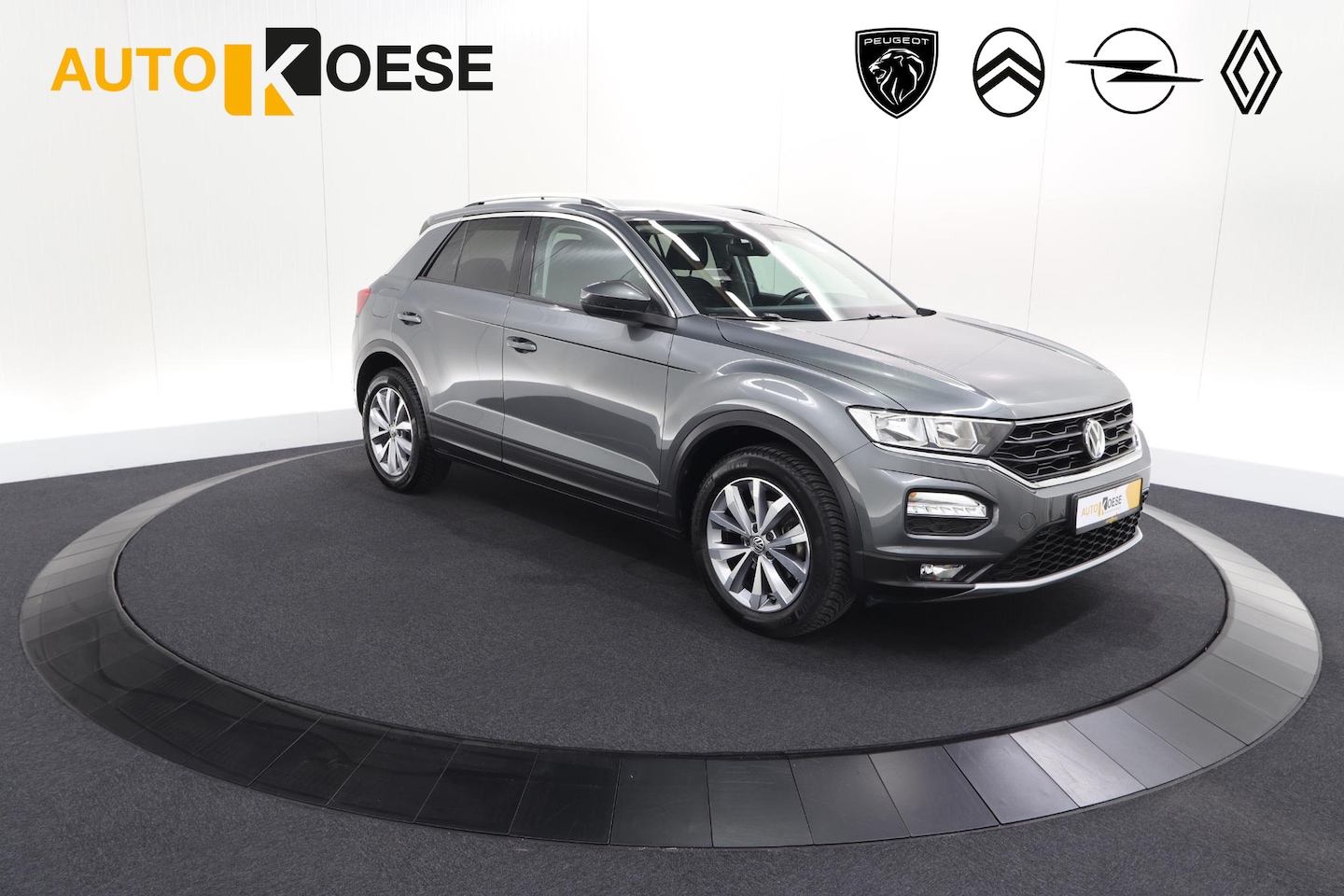Volkswagen T-Roc - 1.0 TSI Style Business 116pk | Trekhaak | Adaptieve Cruise Control | Elektronische Kofferk - AutoWereld.nl