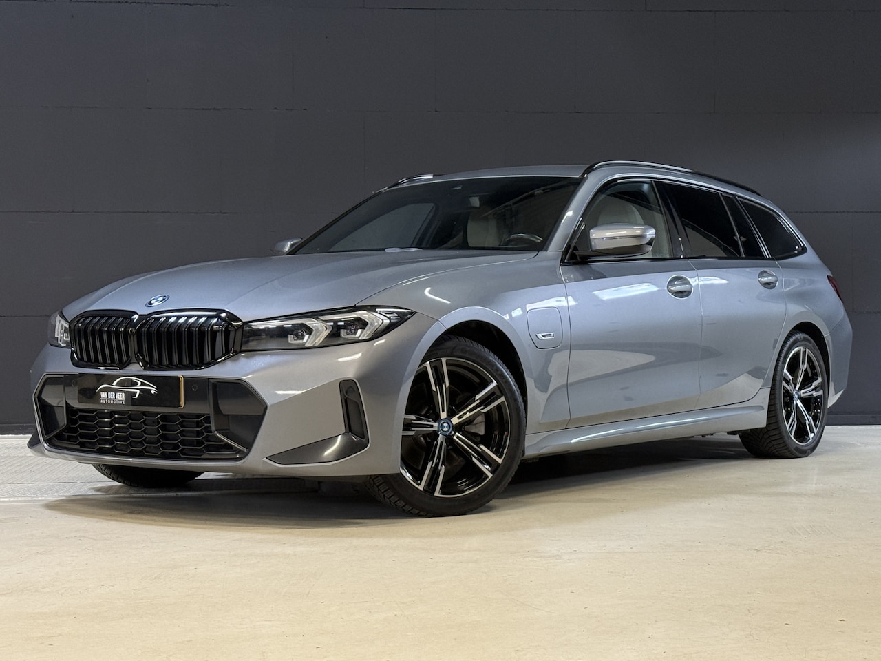 BMW 3-serie Touring - 330e | M-pakket | Facelift | Lederen sportstoelen | Harman/Kardon | Sfeerverlichting | Ful - AutoWereld.nl