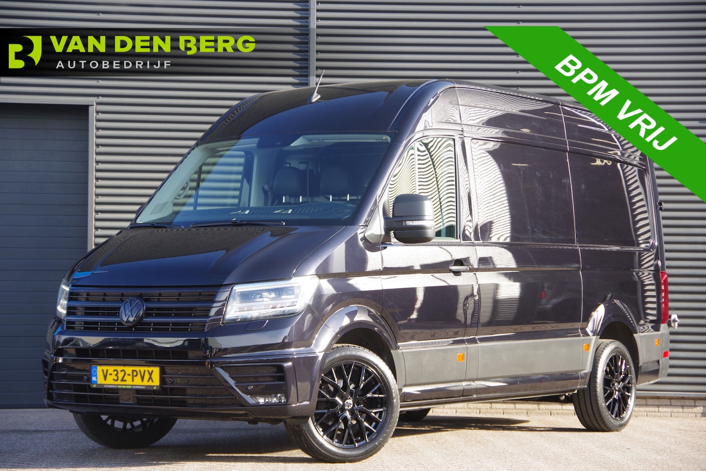 Volkswagen Crafter - 35 2.0 TDI L3H3(L2H2) 3-ZITS, 177PK AUT. LED, ADAPT. CRUISE, STOELVERWARMING, STUURVERWARM - AutoWereld.nl