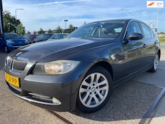 BMW 3-serie - 320i High Executive