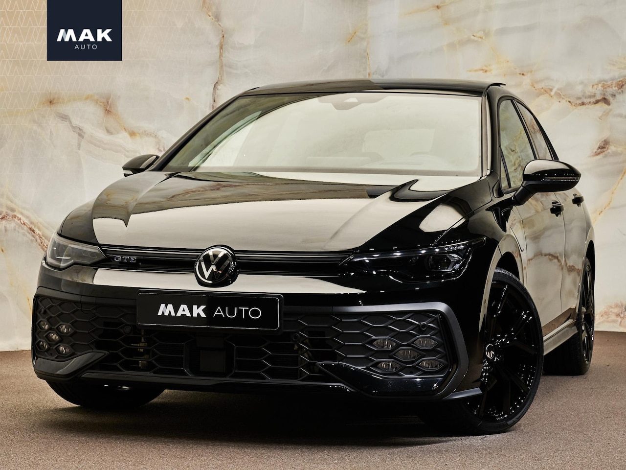 Volkswagen Golf - 1.5 eHybrid GTE 1.5 eHybrid GTE , pano, 19", Leder Vienna, Matrix-LED, HUD, ACC, keyless, NP58k - AutoWereld.nl