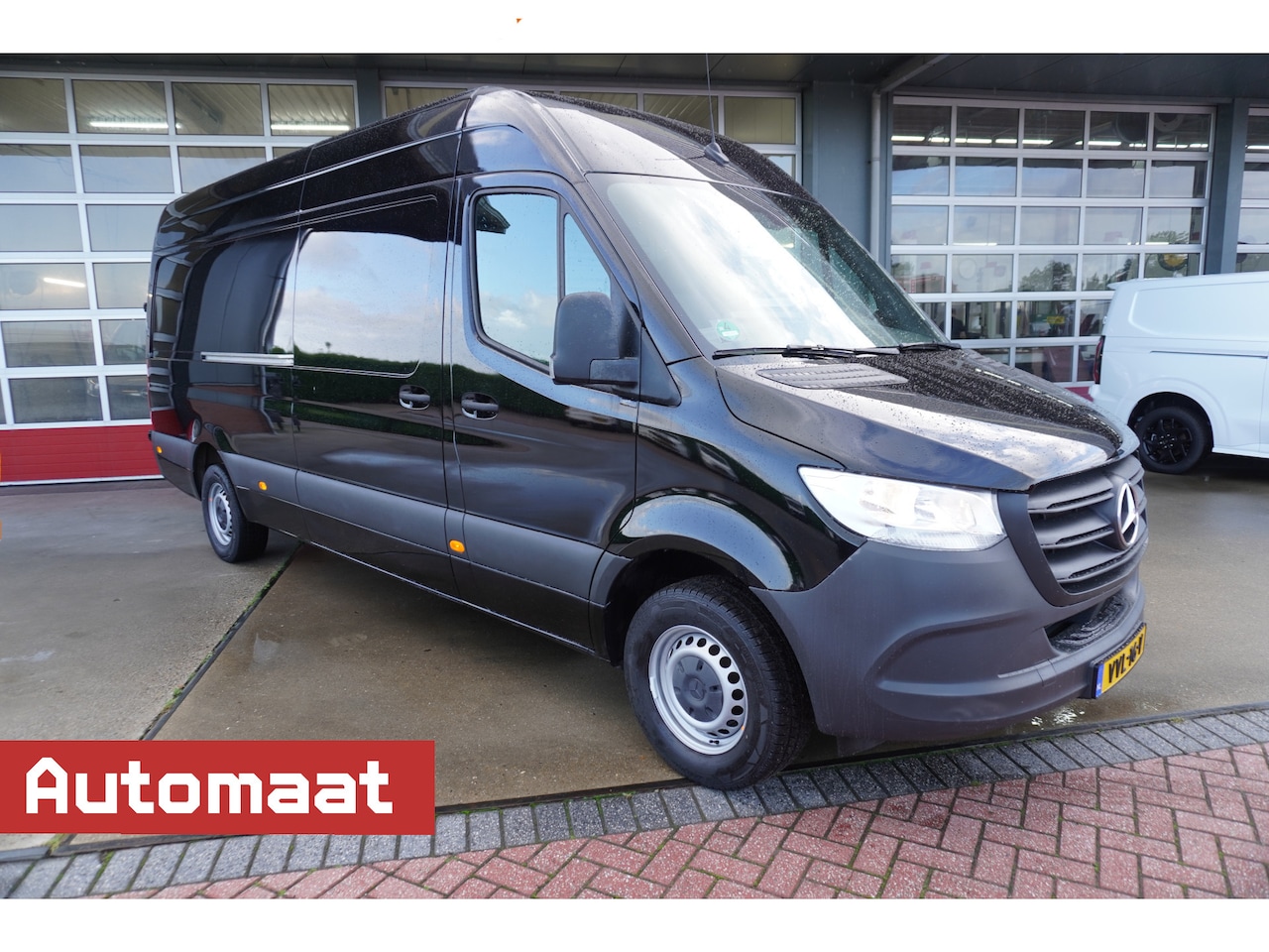 Mercedes-Benz Sprinter - 317 CDI 170pk L3H2 RWD 3500kg Trekhaak met oprijschans/ omvormer  /Elekr.Dakventilator AUT - AutoWereld.nl