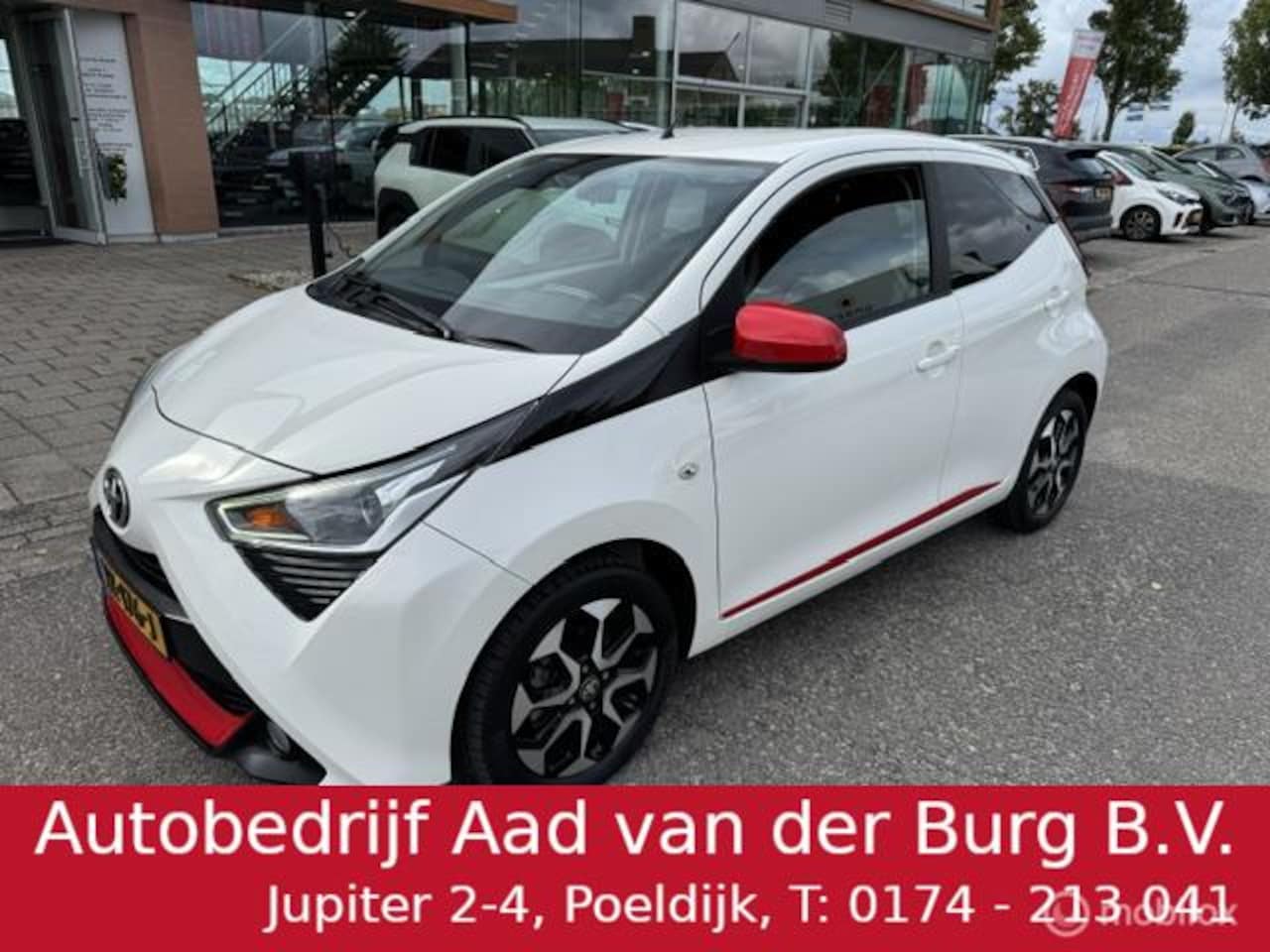 Toyota Aygo - 1.0 VVT-i X-joy Automaat 5 deurs Navigatie via Apple carply - Android Auto , Airco Climate - AutoWereld.nl