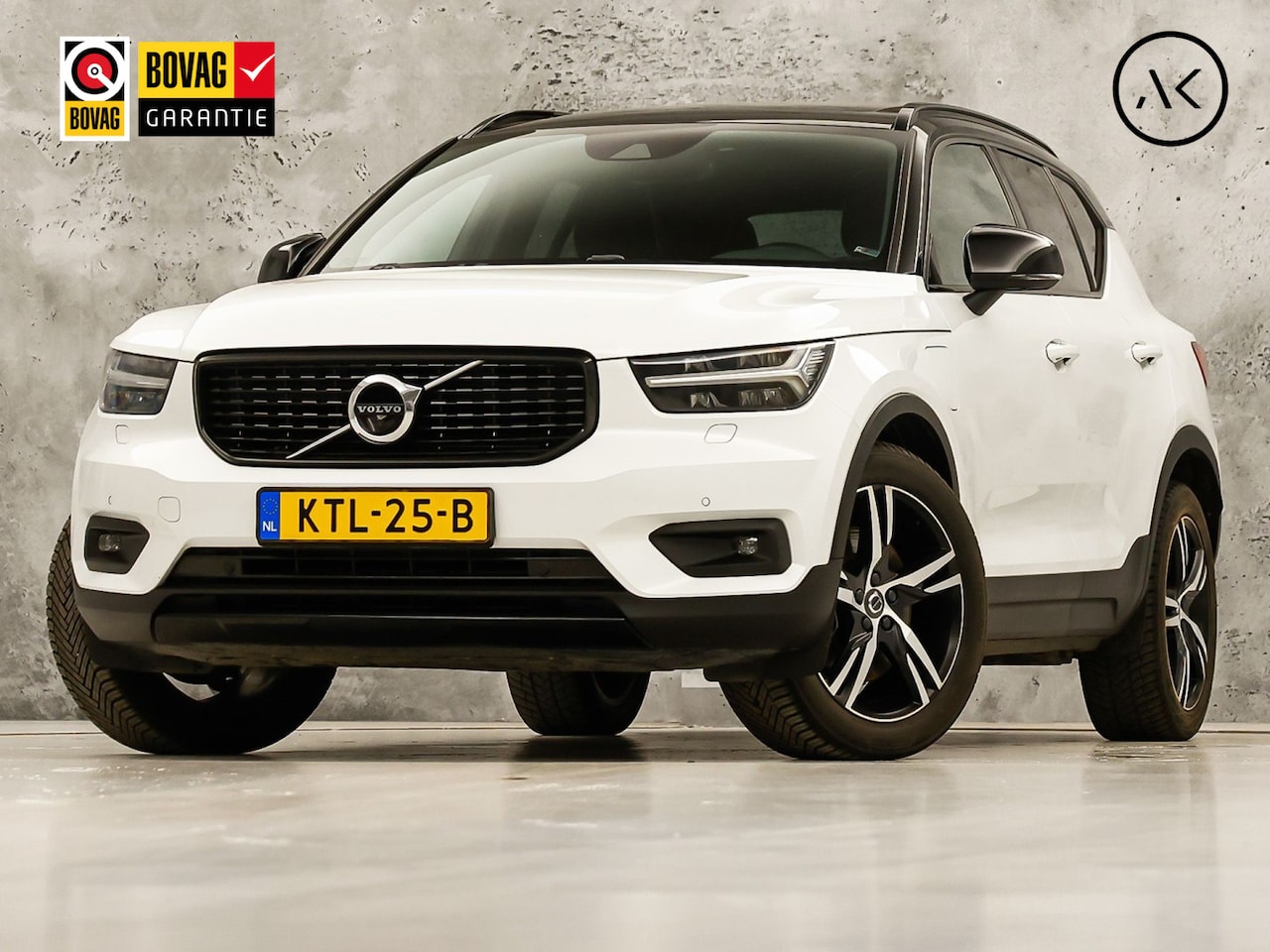 Volvo XC40 - 1.5 T5 Twin Engine R-Design 252Pk Automaat (PANORAMADAK, GROOT NAVI, CAMERA, HARMAN/KARDON - AutoWereld.nl