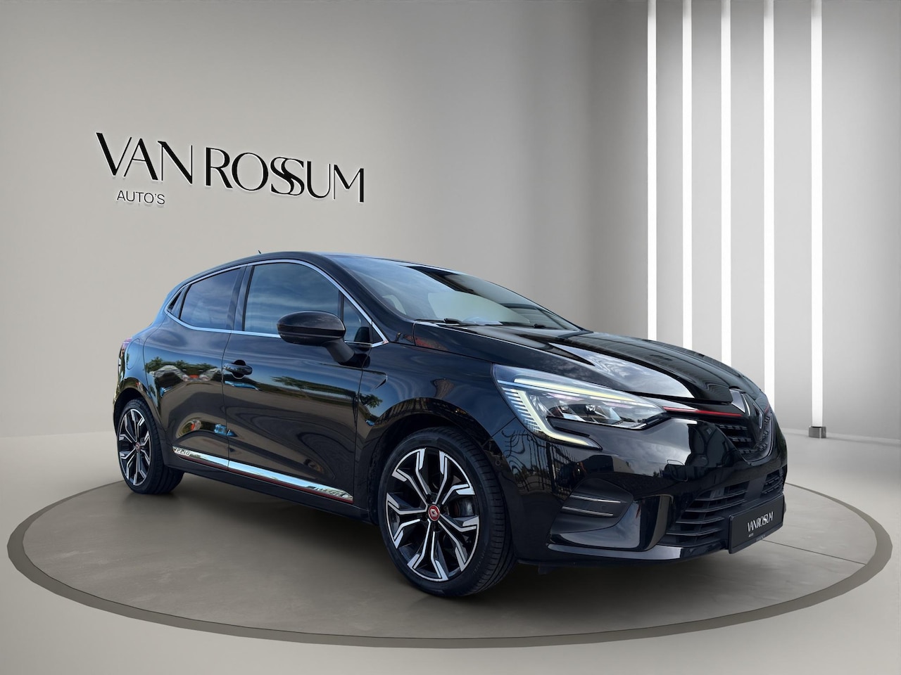 Renault Clio - 1.3 TCe R.S. Line Automaat | 360 Camera | Stuur/Stoel Verwarming | Carplay | Airco (auto) - AutoWereld.nl
