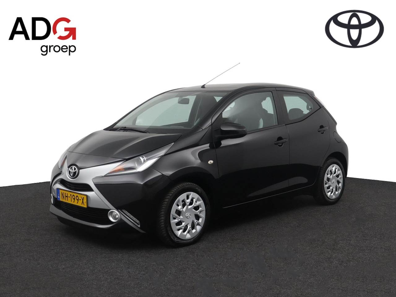 Toyota Aygo - 1.0 VVT-i x-play | Groot scherm met multimedia | Airco | Parkeercamera | - AutoWereld.nl